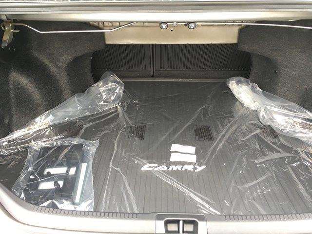 2017 Toyota Camry SE 4dr Sedan